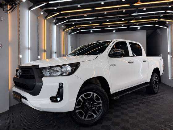 TOYOTA HILUX 2.8 D-4D TURBO DIESEL CD POWER PACK 4X4 AUTOMÁTICO TOYOTA HILUX 2.8 D-4D TURBO DIESEL CD POWER PACK 4X4 AUTOMÁTICO